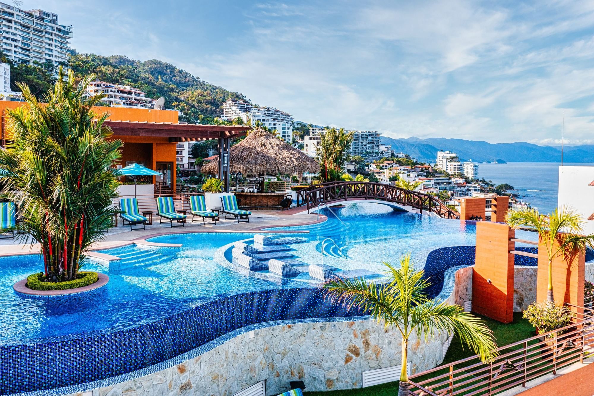 Residences 360-degree rooftop pool